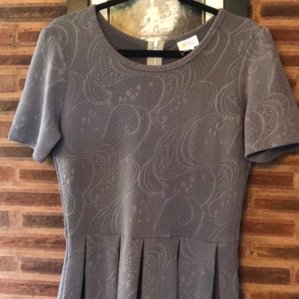Beautiful embossed charcoal grey Amelia. NWOT.